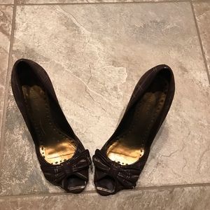 BCBG Brown plaid heels with paten leather heels.